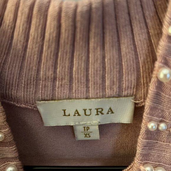 Turtleneck top - Picture 3 of 3